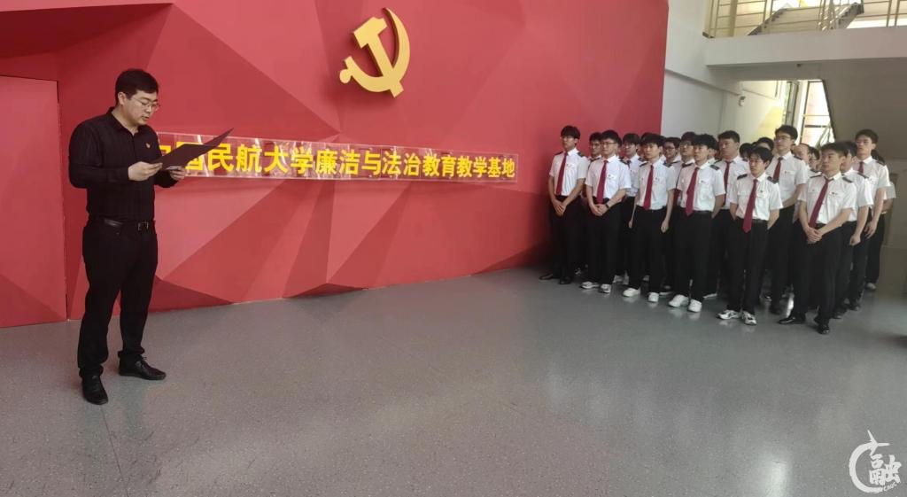 学生 电动学院.jpg