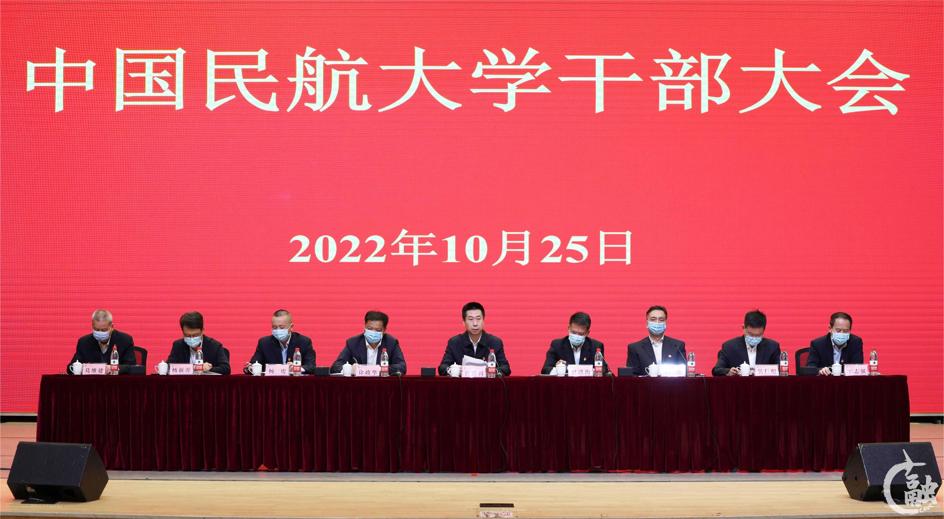 近景 摄影 魏小鹏.jpg