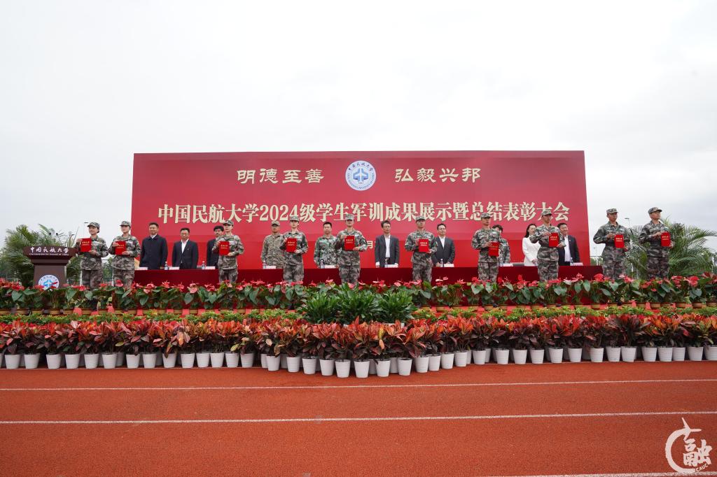 摄影 魏小鹏.JPG