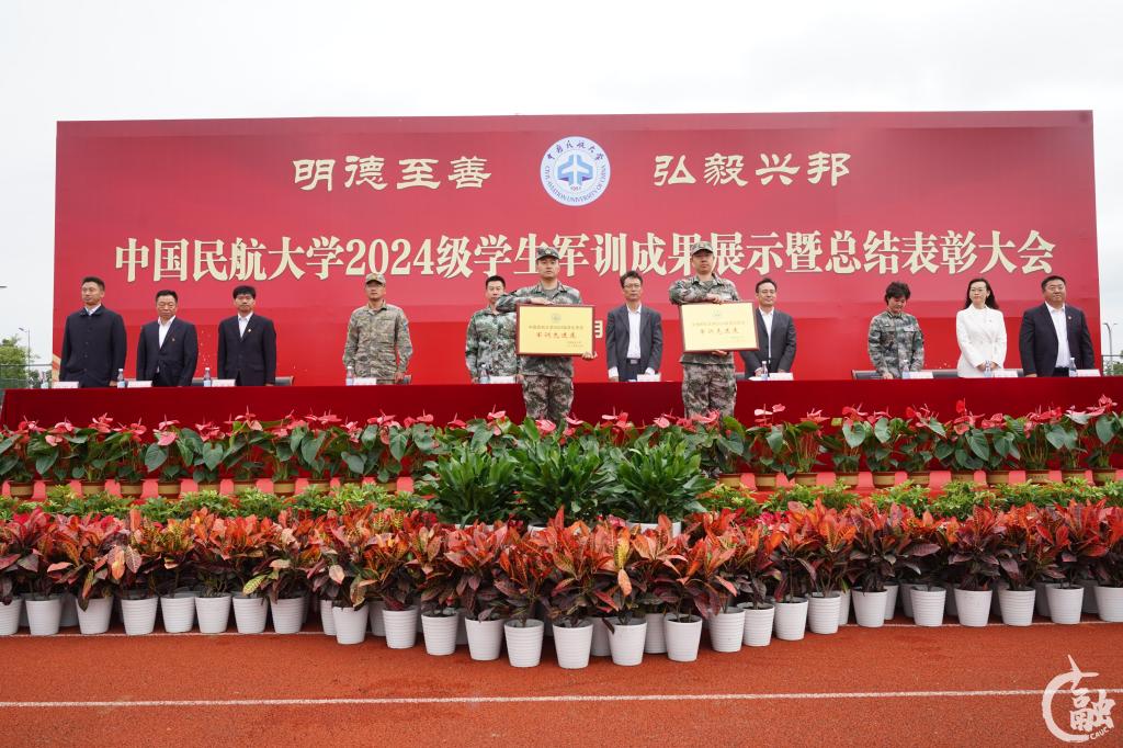 摄影 魏小鹏.JPG