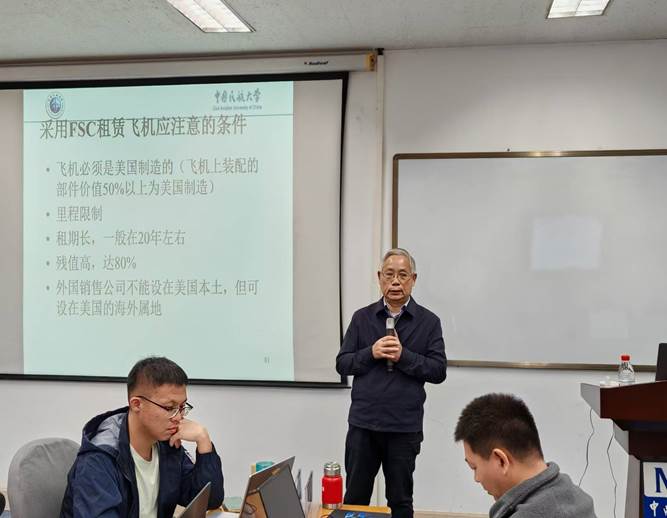 会议室里的人们 描述已自动生成