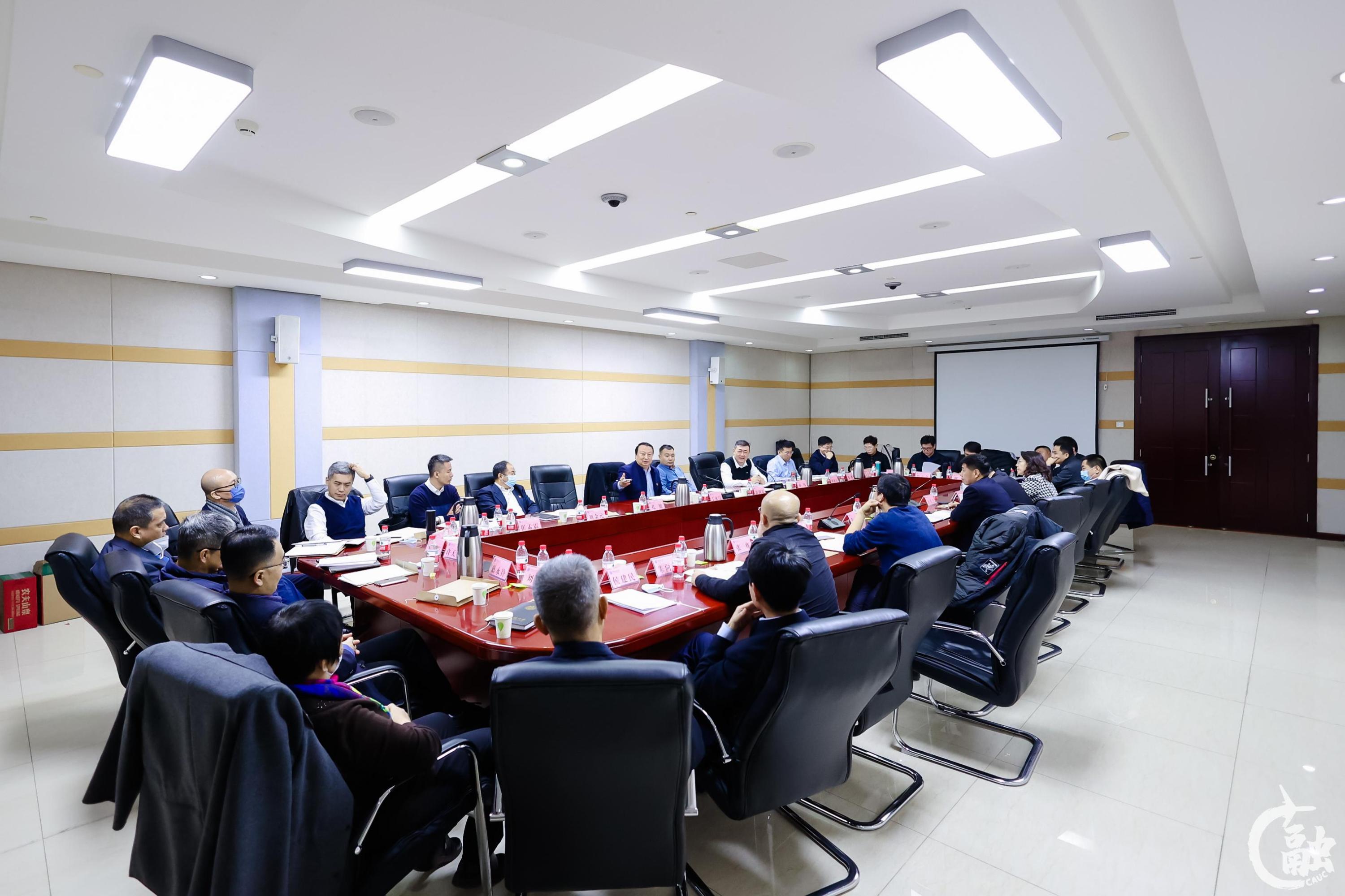 分组讨论丁校.JPG 分组讨论丁校.JPG