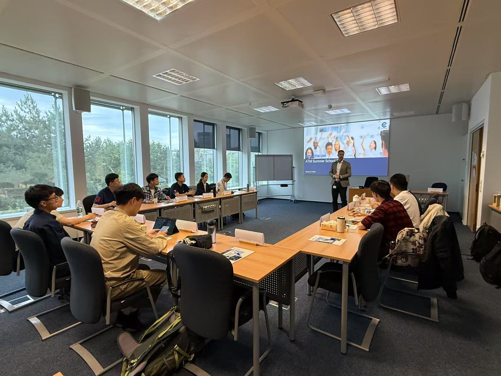 【聚焦党代会 砥砺谱新篇】中国民航大学师生前往卢森堡研学