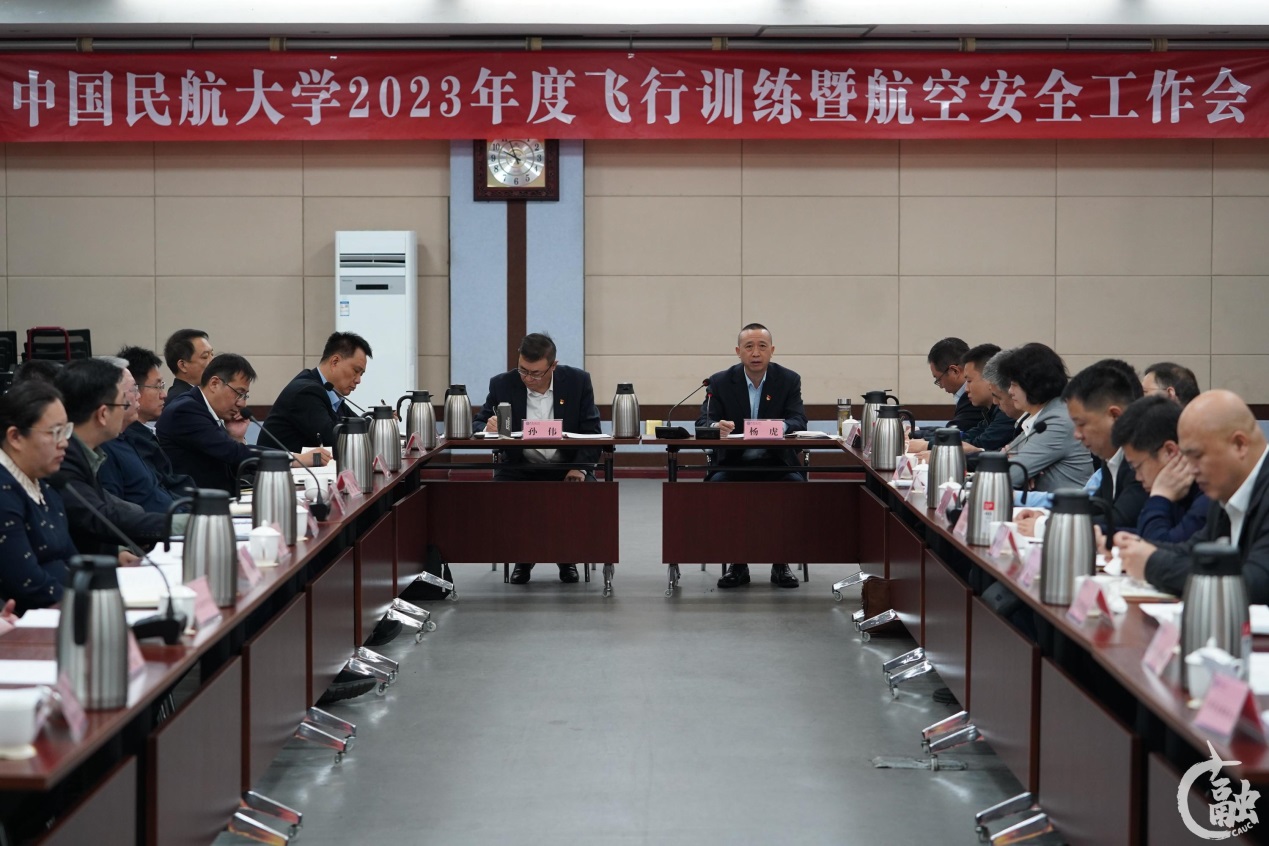 说明: https://www.cauc.edu.cn/__local/C/28/71/75EF0E7B8C89ABB163273AF4A92_609C2F24_72757.jpg